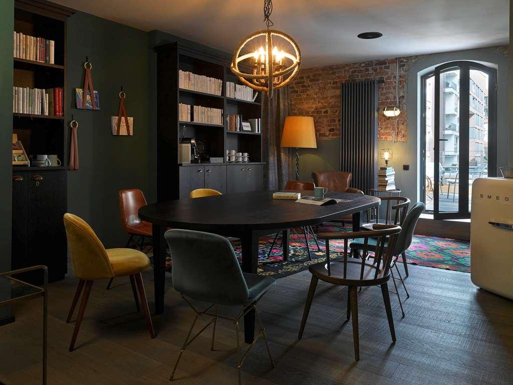 25Hours Hotel Altes Hafenamt Hamburgo Facilidades foto
